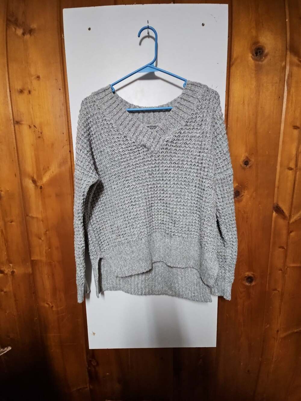 (532) Hollister V-Neck Sweater Size S Gray Chunky Knit